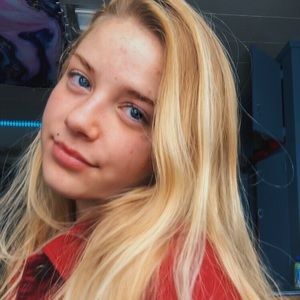 Meet your Posher, Emilie